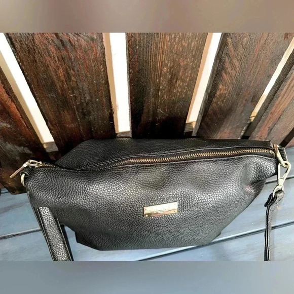 BCBG Paris Black Pebbled Bag - Picture 2 of 6